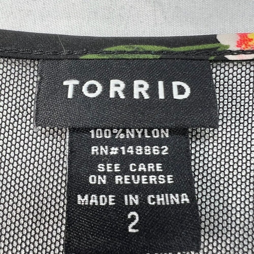 Torrid Blouse Womens Size 2 Black Floral Pattern Short Sleeve Semi Sheer Mesh - Picture 3 of 7